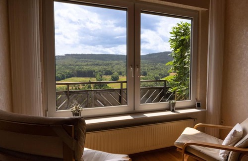Bad Wildungen Apartment | Ferienwohnung mit Bergblick