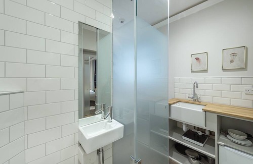 Campden Apartment | Small Kensington Studio, 5 mins to Kensington Palace & 10 mins to Portobello Rd