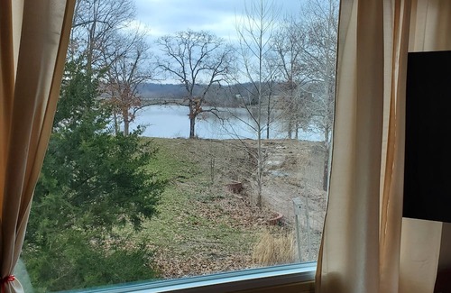 Crystal Lakes House | Quite private lake front property