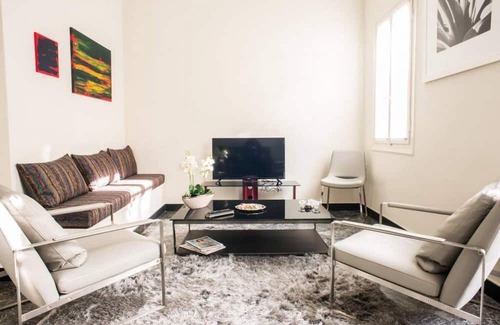 Nea Chalkidona Apartment | Sunny flat w/h balcony and homey feel near metro