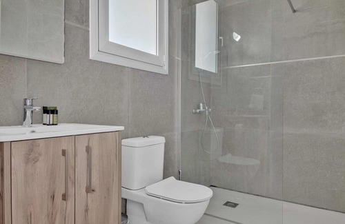 Strovolos Apartment | Phaedrus Living: Eolus Residences Hera