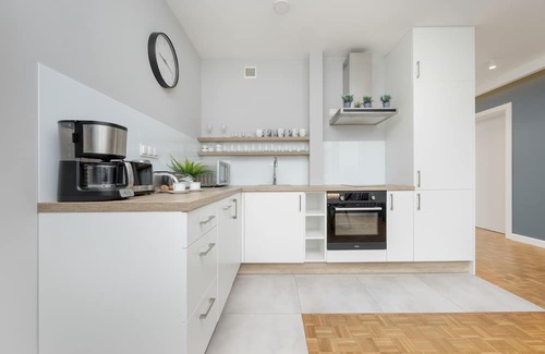 Saska Kepa Apartment | Unique Bright Apartment by Renters