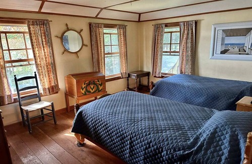Sunapee House | Rare Gem on Lake Sunapee Great for Family Reunions