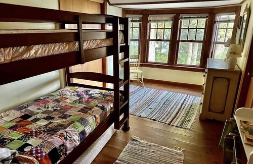 Sunapee House | Rare Gem on Lake Sunapee Great for Family Reunions
