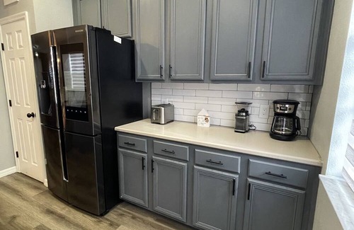 Crestwynd Bay House | 3 beds, 2 1/2 bath close to Disney and universal. nSleep up to 7. Community pool