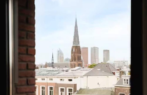 The Hague Center House | Convenience Meets Comfort - Enjoy Our Centrally Located Stay Near Alexanderplatz