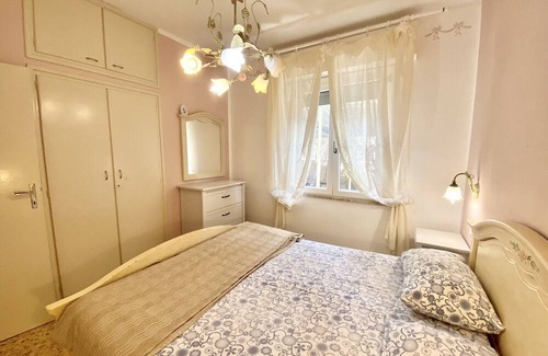 Marina di Castagneto Carducci House | Holiday Home 'Appartamento 1 - Villa Lidia' with Private Pool, Wi-Fi and Air Conditioning