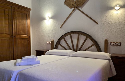 Villar de Ciervo Cottage | Casa Rural Para Grupos Grandes con Piscina, Parking Privado, Patio Barbacoa