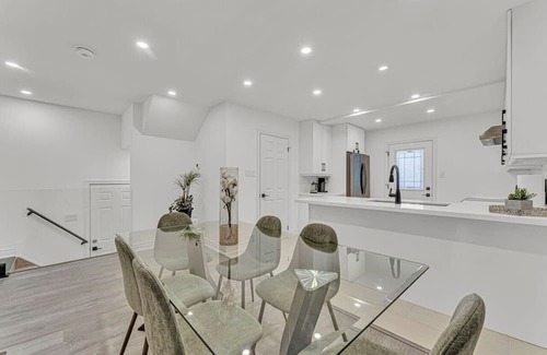 Hamilton House | Luxury Comfort 3 BR Near Hospitals/Tims Field/GO