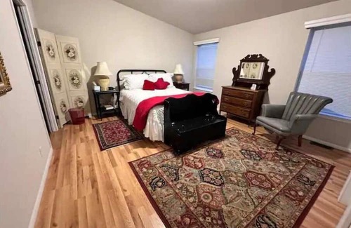 John Day House | New Home in Quiet Neighborhood
