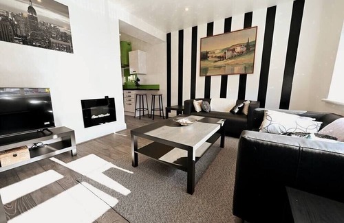 Abbey Wood House | Vibrant 3BD home with great links to the city