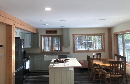 Eagle Creek Cottage | 4 season timberframe lake house in the pristine Caribou