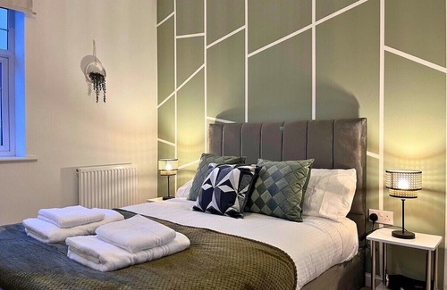 Doncaster Apartment | Stylish Serviced Apartment - Near City Centre