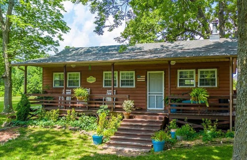 Cleora Cabin | The Egret Cabin - Accommodates 6 Guests