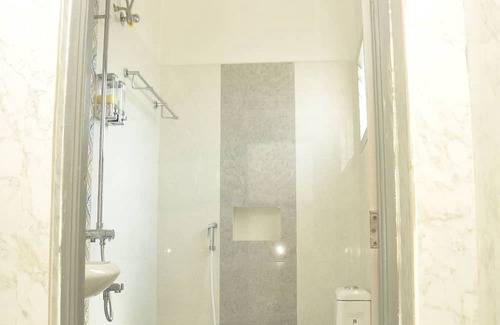 Thanjavur House | Roof-top stay in a new-built house in the centre of city.