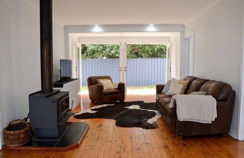 Waterhouse House | 'The Nook' Walk to beaches and Main Street
