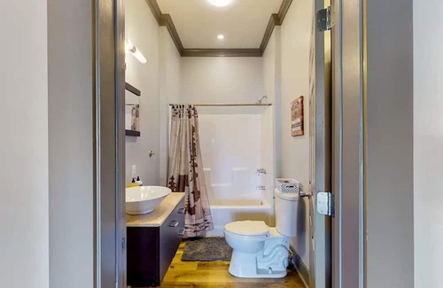 Enterprise House | In the Heart of Enterprise,12 minutes from Fort Novosel Enterprise Gate