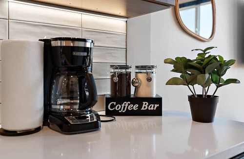 St. Anthony West Apartment | Coze 1BR with Gym & Free Parking By Target Field