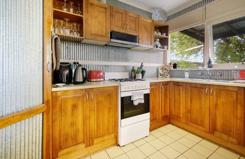 Drysdale House | 'Willow Cottage' Serene Stay in the Heart of Town