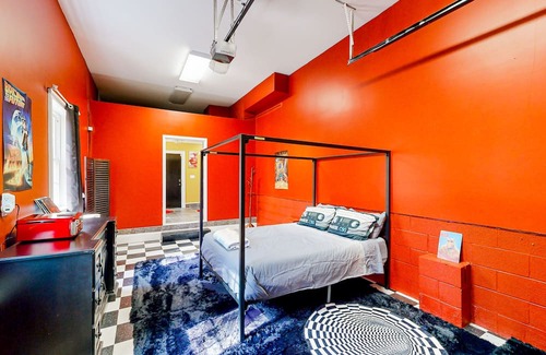 Rock Hill Cottage | Unique and retro stay on the river with grill, hot tub, pool, & W/D access