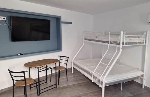 Almerimar House | Holiday Home 'Apartamento Gaviota 10' with Shared Terrace, Wi-Fi and Air Conditioning