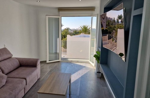 Almerimar House | Holiday Home 'Apartamento Gaviota 10' with Shared Terrace, Wi-Fi and Air Conditioning
