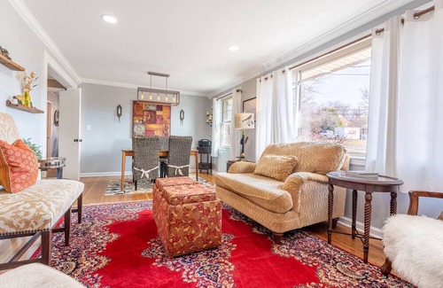 Inglewood House | The East Side Oasis with Dreamy Pool & Patio
