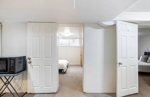 Newtonbrook House | Entire house with 5BDR in Prestigious North York!