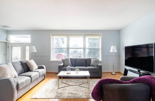 Newtonbrook House | Entire house with 5BDR in Prestigious North York!