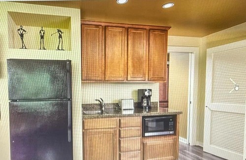 Paradise Valley Village Resort | One Bedroom Suite in Orange Tree Resort