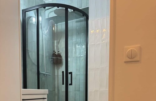 Faubourg de l'Arche Apartment | Cozy retreat, fully equiped for you to have the most memorable experience