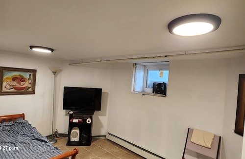 Ludlow Apartment | Basement Apartment Close to Bus & Metro-North