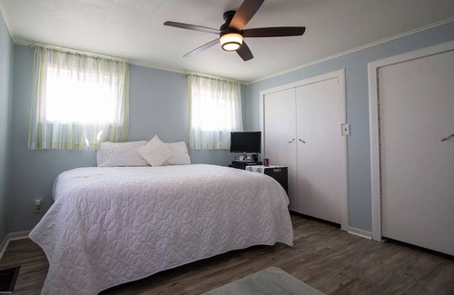 Kendall Cottage | Cozy lakeside cabin near Timber Ridge Ski Resort. Pet-Friendly!!