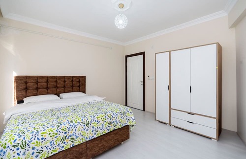 Osmangazi Apartment | Spacious Flat w Balcony Near Metro in Osmangazi