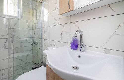 Osmangazi Apartment | Spacious Flat Near Bursa Grand Mosque in Osmangazi