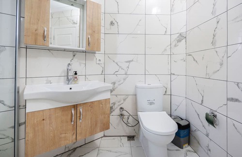 Osmangazi Apartment | Flat w Balcony Near Grand Mosque in Osmangazi