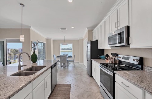 Punta Gorda Condo | 🥇 Lovely 2bd condo with lanai overlooking golf course (CH1060)