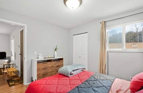 Surrey Newton House | Charming 2BD guest suite, Surrey