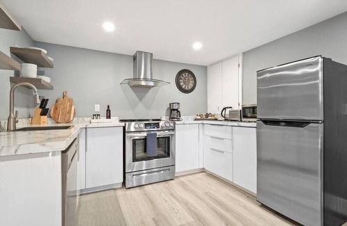 Terra Nova Apartment | Cozy Cove for 2 close to amenities!