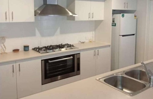 Golden Bay House | 4BR Family Home Close to Beach with Free WiFi