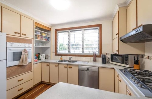 Walkervale House | Your House at Southside Central, Big home, Pet friendly, close to everything!