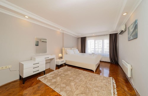 Konyaalti Apartment | Flat w Balcony 3 min to Konyaalti Beach in Antalya