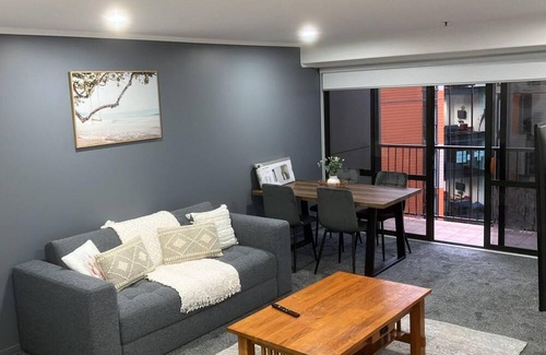 Grafton Apartment | 2br apartment with balcony and free carpark