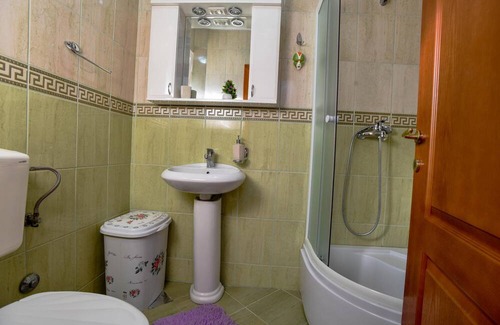 Dobrota Apartment | Sea View Vacation Flat w Balcony in Kotor