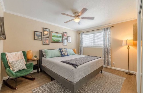Ogden House | Colors of Utah 4 BD | Upstairs Apt | Comfortable