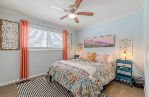 Ogden House | Colors of Utah 4 BD | Upstairs Apt | Comfortable