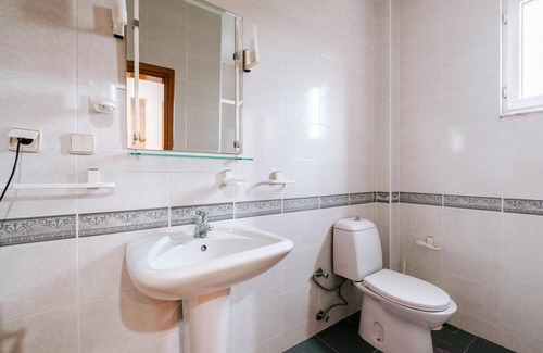 Southern Marmara House | House with Garden and Balcony in Kartepe