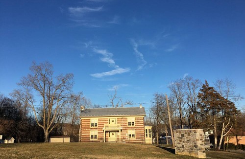 McGaheysville Cabin | Authentic, Spacious 1820 log cabin, close to Massanutten, JMU