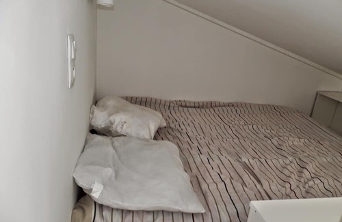 Avignon Cabin | Apartment, free parking and Avignon outdoor courtyard.