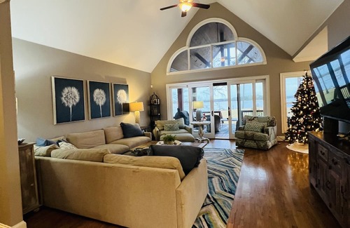 Chapin House | Paradise Point Lake Murray Private Boat Ramp